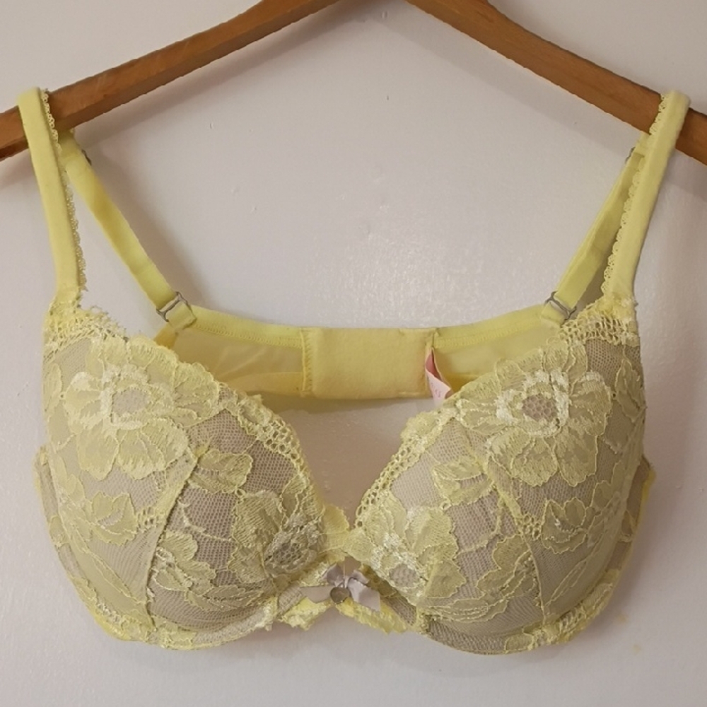 Victoria's Secret Sunny Lace Bra